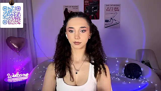 Snapshot of LinaMour chatting on June 8, 2026, 10:32 pm LinaMour online show from June 8, 2026, 10:32 pm
