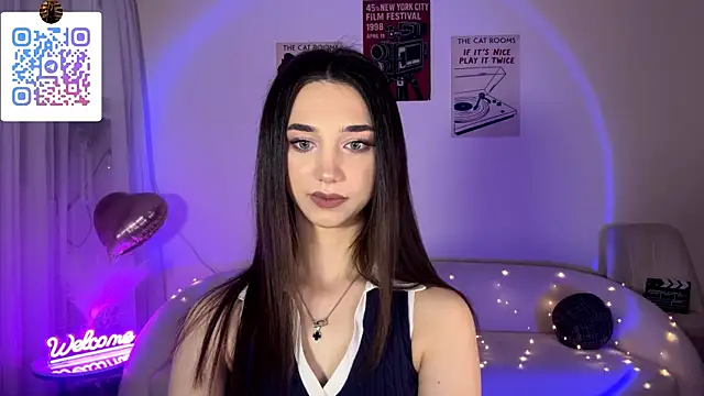 Snapshot of LinaMour chatting on June 20, 2026, 10:12 pm LinaMour online show from June 20, 2026, 10:12 pm