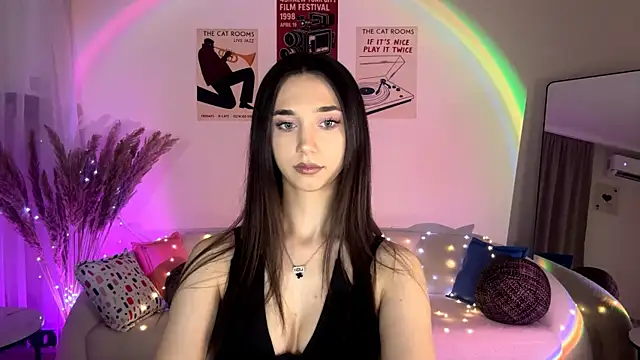 Snapshot of LinaMour chatting on July 19, 2026, 10:24 pm LinaMour online show from July 19, 2026, 10:24 pm