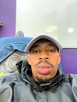 Snapshot of fitsexyman chatting on September 9, 2025, 12:26 pm fitsexyman online show from September 9, 2025, 12:26 pm