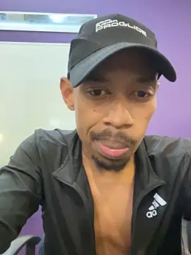 Snapshot of fitsexyman chatting on November 21, 2025, 11:31 am fitsexyman online show from November 21, 2025, 11:31 am