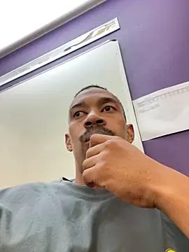 Snapshot of fitsexyman chatting on November 26, 2025, 7:31 am fitsexyman online show from November 26, 2025, 7:31 am