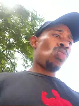 Snapshot of fitsexyman chatting on December 2, 2025, 11:04 am fitsexyman online show from December 2, 2025, 11:04 am