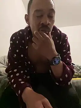 Snapshot of fitsexyman chatting on December 21, 2025, 5:53 pm fitsexyman online show from December 21, 2025, 5:53 pm