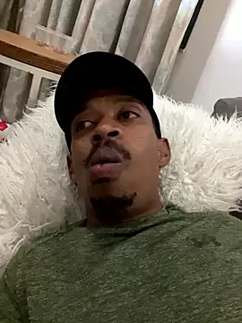 Snapshot of fitsexyman chatting on January 8, 2026, 7:38 pm fitsexyman online show from January 8, 2026, 7:38 pm