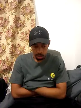 Snapshot of fitsexyman chatting on January 15, 2026, 12:04 am fitsexyman online show from January 15, 2026, 12:04 am