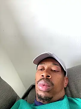 Snapshot of fitsexyman chatting on January 17, 2026, 12:21 pm fitsexyman online show from January 17, 2026, 12:21 pm