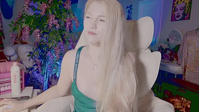 Snapshot of Talulaa chatting on May 22, 2026, 7:41 pm Talulaa online show from May 22, 2026, 7:41 pm