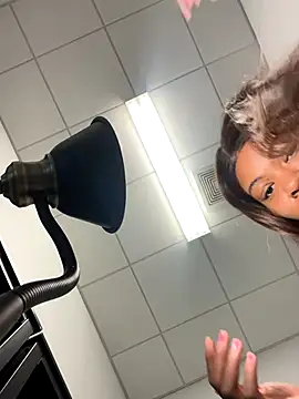 Snapshot of Idonotcherishu chatting on October 1, 2025, 12:05 am Idonotcherishu online show from October 1, 2025, 12:05 am