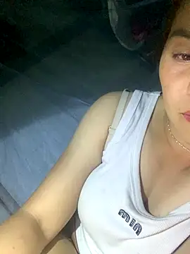 Snapshot of tuyetnhi-00 chatting on September 10, 2025, 3:12 pm tuyetnhi-00 online show from September 10, 2025, 3:12 pm