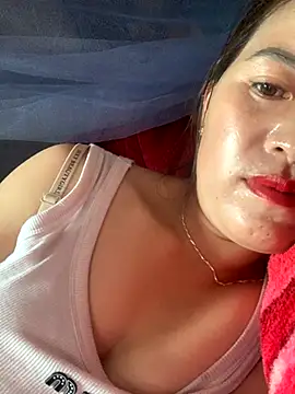 Snapshot of tuyetnhi-00 chatting on September 19, 2025, 1:51 am tuyetnhi-00 online show from September 19, 2025, 1:51 am