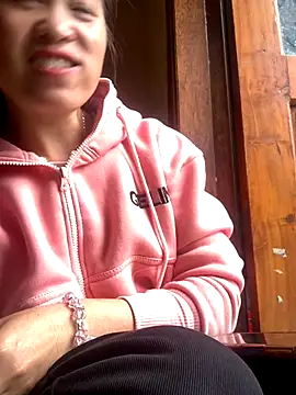 Snapshot of tuyetnhi-00 chatting on September 25, 2025, 3:43 am tuyetnhi-00 online show from September 25, 2025, 3:43 am