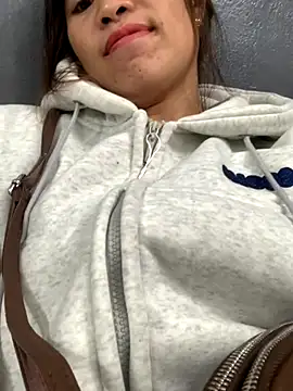 Snapshot of tuyetnhi-00 chatting on October 26, 2025, 8:53 am tuyetnhi-00 online show from October 26, 2025, 8:53 am