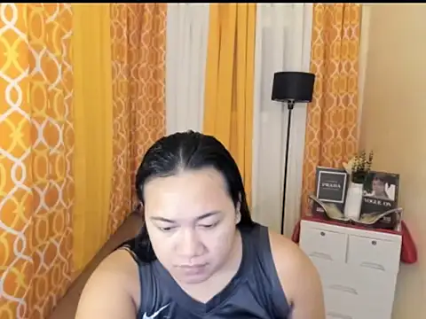 TsUncutKaren online show from April 27, 2026, 5:11 pm