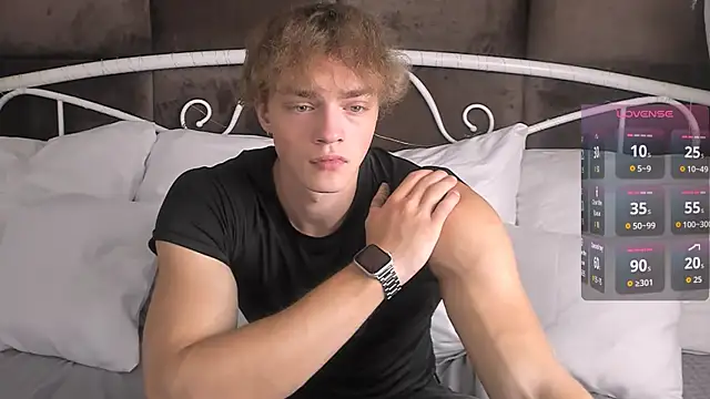 Snapshot of ChaseMuscular chatting on November 8, 2025, 11:10 am ChaseMuscular online show from November 8, 2025, 11:10 am