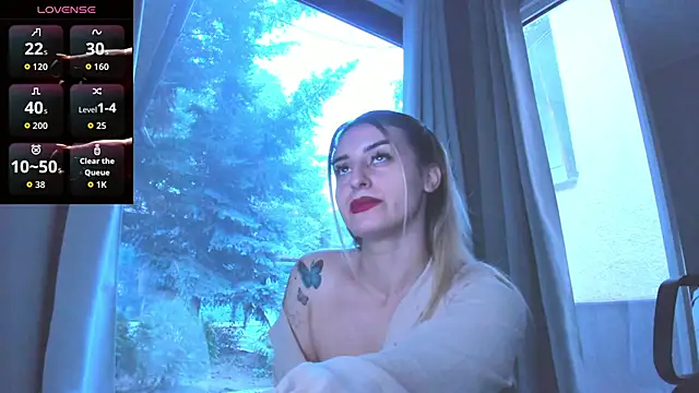 Snapshot of Ella_Vee chatting on September 12, 2025, 4:56 am Ella Vee online show from September 12, 2025, 4:56 am