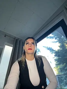 Snapshot of Ella_Vee chatting on September 18, 2025, 4:47 am Ella Vee online show from September 18, 2025, 4:47 am