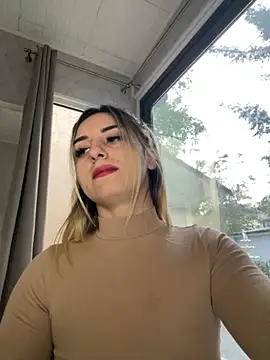 Snapshot of Ella_Vee chatting on September 26, 2025, 5:33 am Ella Vee online show from September 26, 2025, 5:33 am