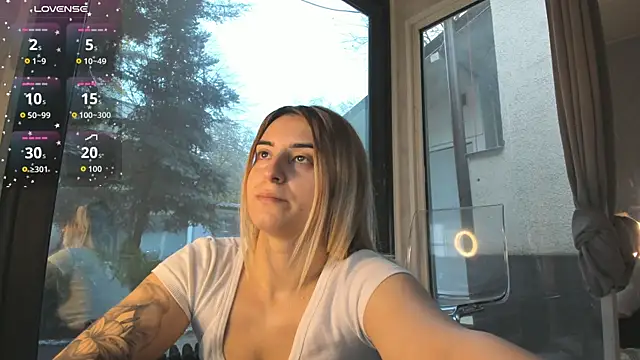 Snapshot of Ella_Vee chatting on November 29, 2025, 6:49 am Ella Vee online show from November 29, 2025, 6:49 am