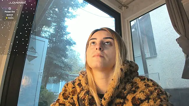 Snapshot of Ella_Vee chatting on November 30, 2025, 6:39 am Ella Vee online show from November 30, 2025, 6:39 am