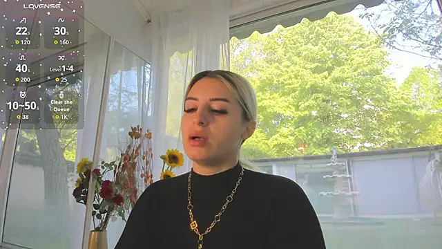 Ella Vee online show from April 28, 2026, 5:45 am
