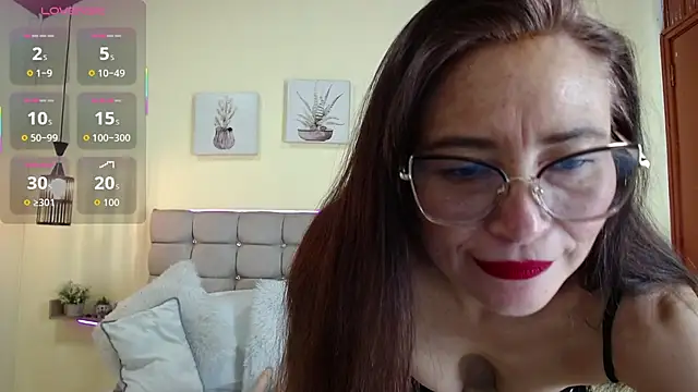  naomi s online show from June 9, 2026, 1:34 pm