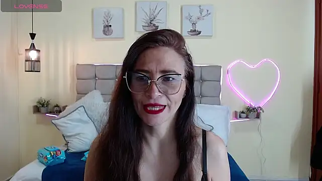  naomi s online show from June 10, 2026, 1:32 pm