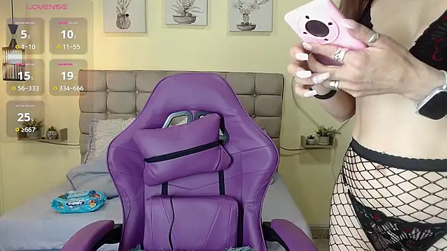  naomi s online show from July 22, 2026, 1:25 pm