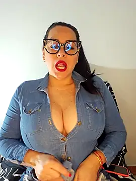 Snapshot of Nicoleefaith_ chatting on November 7, 2025, 12:10 am Nicoleefaith online show from November 7, 2025, 12:10 am