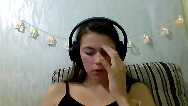 CutieAnny online show from September 9, 2025, 4:56 am