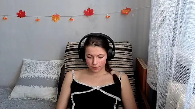 CutieAnny online show from October 21, 2025, 4:24 am