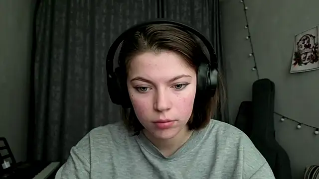 CutieAnny online show from February 9, 2026, 6:06 am