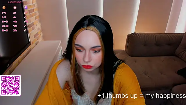 Snapshot of EvaBlimey chatting on September 14, 2025, 4:44 am EvaBlimey online show from September 14, 2025, 4:44 am