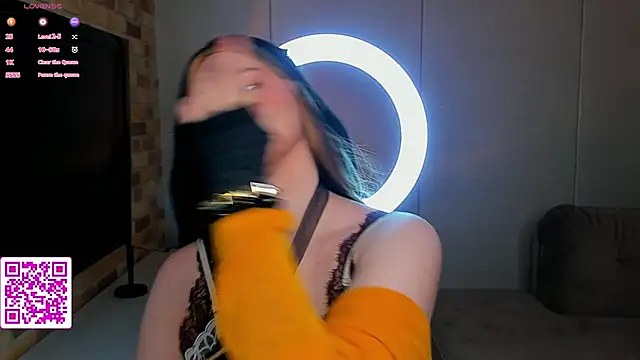 Snapshot of EvaBlimey chatting on September 20, 2025, 5:08 am EvaBlimey online show from September 20, 2025, 5:08 am