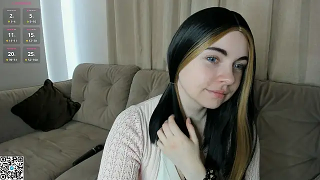 Snapshot of EvaBlimey chatting on October 10, 2025, 4:33 am EvaBlimey online show from October 10, 2025, 4:33 am