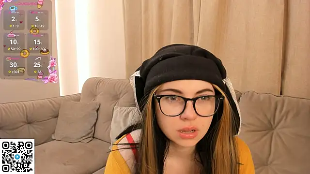 Snapshot of EvaBlimey chatting on October 30, 2025, 6:48 am EvaBlimey online show from October 30, 2025, 6:48 am