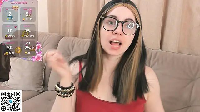 Snapshot of EvaBlimey chatting on November 7, 2025, 6:13 am EvaBlimey online show from November 7, 2025, 6:13 am