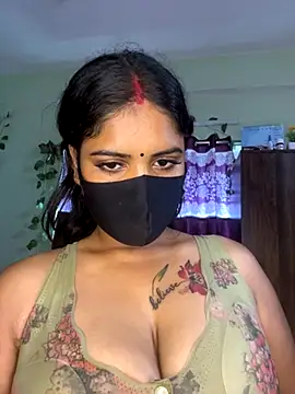 Snapshot of V-Hot-Sweti chatting on September 27, 2025, 6:18 am V-Hot-Sweti online show from September 27, 2025, 6:18 am