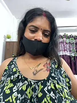 Snapshot of V-Hot-Sweti chatting on October 7, 2025, 7:27 am V-Hot-Sweti online show from October 7, 2025, 7:27 am