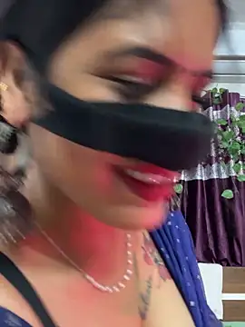 Snapshot of V-Hot-Sweti chatting on October 16, 2025, 7:37 pm V-Hot-Sweti online show from October 16, 2025, 7:37 pm