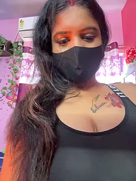 Snapshot of V-Hot-Sweti chatting on November 6, 2025, 8:15 am V-Hot-Sweti online show from November 6, 2025, 8:15 am