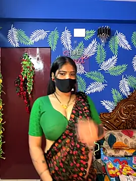 Snapshot of V-Hot-Sweti chatting on November 13, 2025, 9:30 am V-Hot-Sweti online show from November 13, 2025, 9:30 am