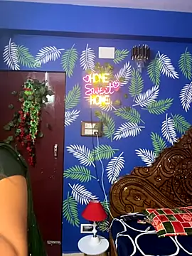 Snapshot of V-Hot-Sweti chatting on November 30, 2025, 5:39 pm V-Hot-Sweti online show from November 30, 2025, 5:39 pm