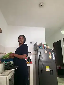 zaracollins01 online show from December 20, 2025, 4:47 pm