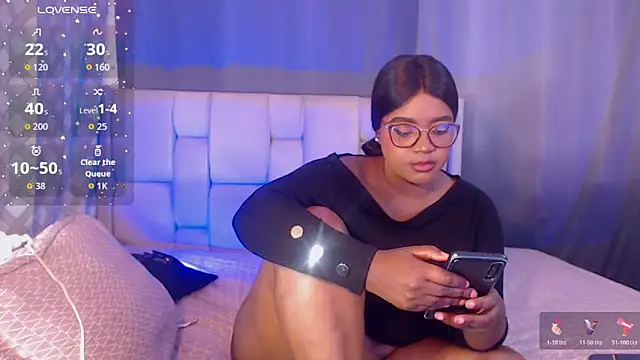 Mimi Gil online show from March 3, 2026, 11:43 pm