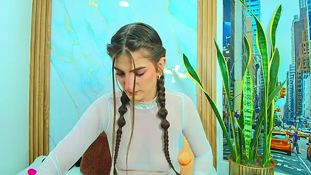 Dafne castro  online show from June 10, 2026, 7:35 pm