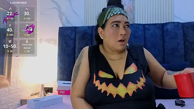 yunkeyc online show from November 2, 2025, 2:36 am