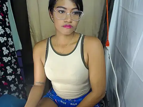 Dulce2415 online show from July 6, 2026, 2:52 am