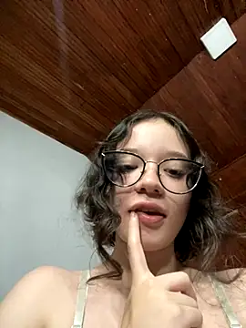 Snapshot of sukubo__ chatting on December 2, 2025, 7:36 am sukubo online show from December 2, 2025, 7:36 am