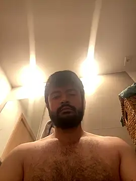 Agusmini online show from January 10, 2026, 11:31 pm